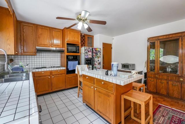 19560 Stanton Ave, Castro Valley, CA 94546