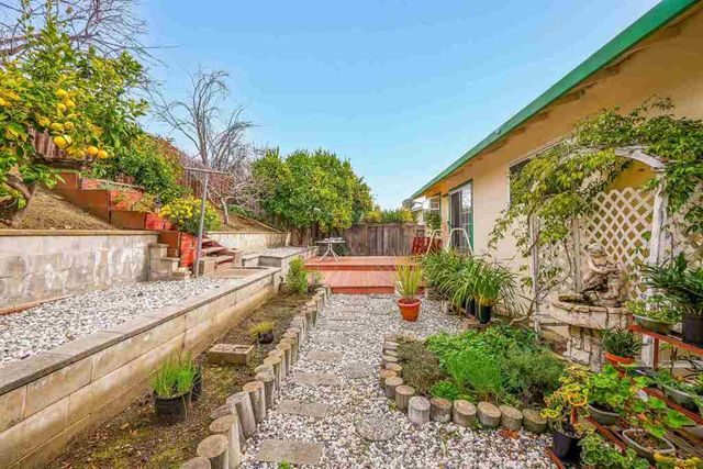 19560 Stanton Ave, Castro Valley, CA 94546