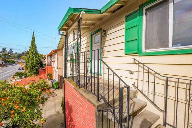 19560 Stanton Ave, Castro Valley, CA 94546