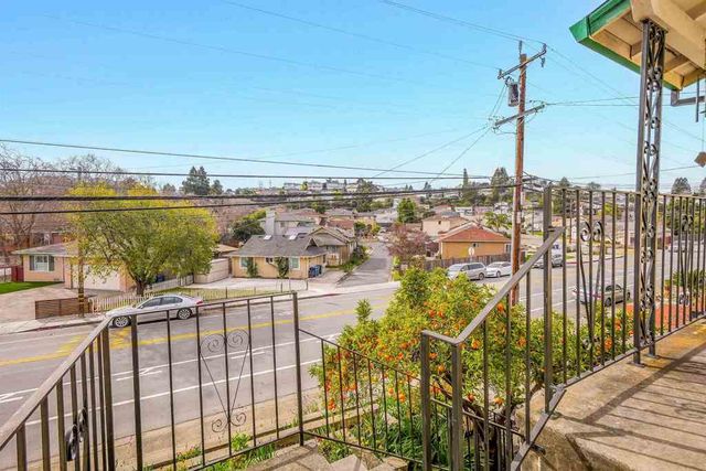 19560 Stanton Ave, Castro Valley, CA 94546