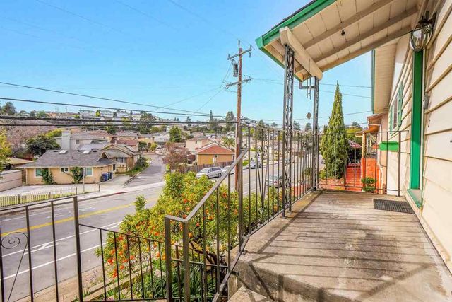 19560 Stanton Ave, Castro Valley, CA 94546