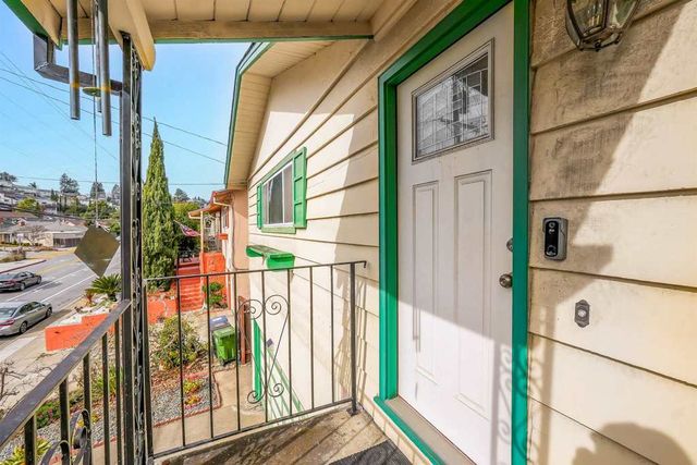 19560 Stanton Ave, Castro Valley, CA 94546