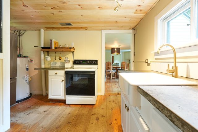 3021 Potter Road, Wardsboro, VT 05355