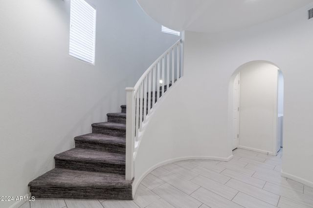 3935 E ROUGH RIDER Road 1253, Phoenix, AZ 85050