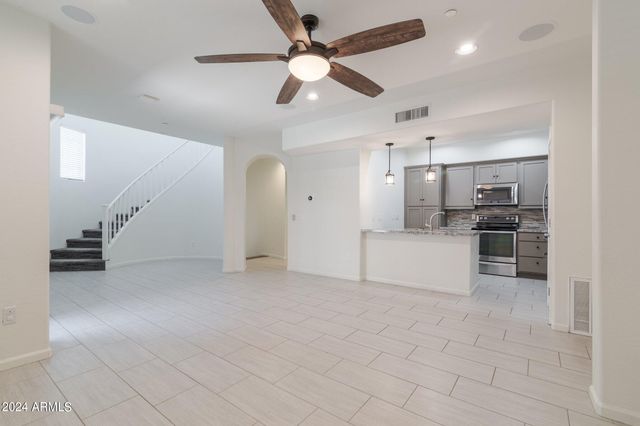 3935 E ROUGH RIDER Road 1253, Phoenix, AZ 85050