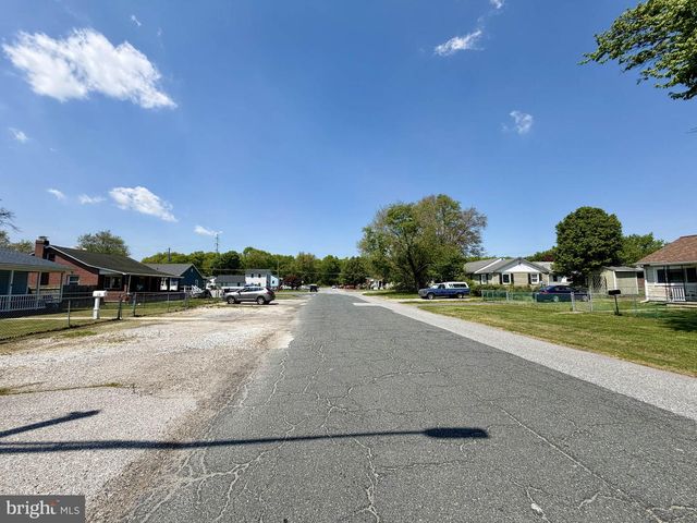 21 HONEYCOMB RD, Baltimore, MD 21220