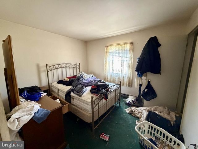 21 HONEYCOMB RD, Baltimore, MD 21220