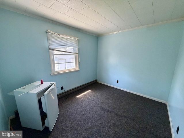 21 HONEYCOMB RD, Baltimore, MD 21220