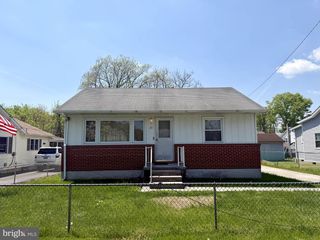 21 HONEYCOMB RD, Baltimore, MD 21220