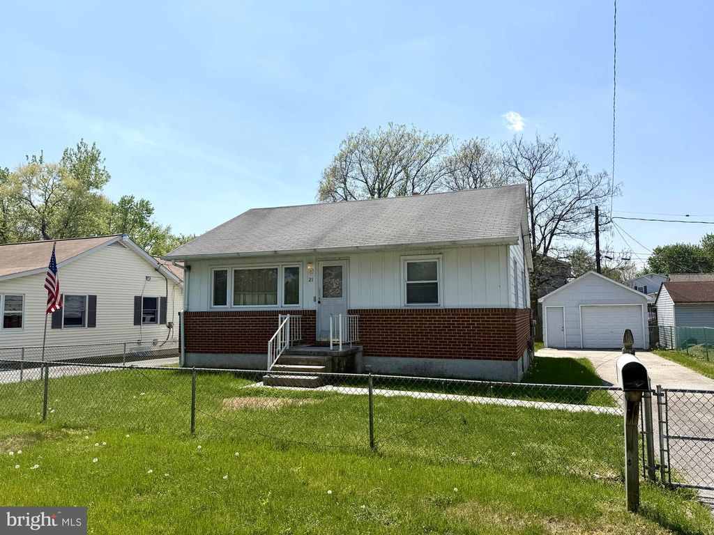 Image 13 of property listing at 21 HONEYCOMB RD, Baltimore, MD 21220