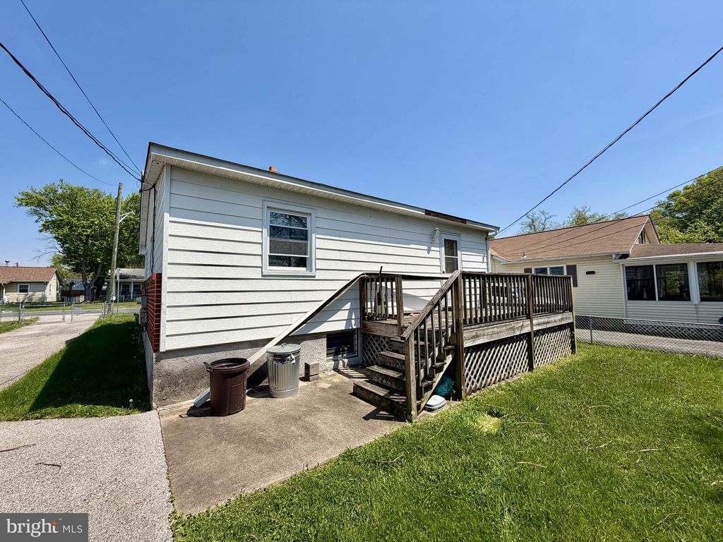 Image 14 of property listing at 21 HONEYCOMB RD, Baltimore, MD 21220