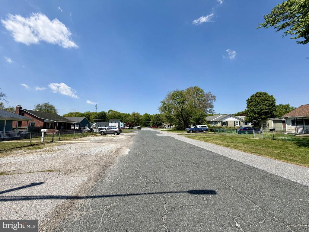Image 18 of property listing at 21 HONEYCOMB RD, Baltimore, MD 21220