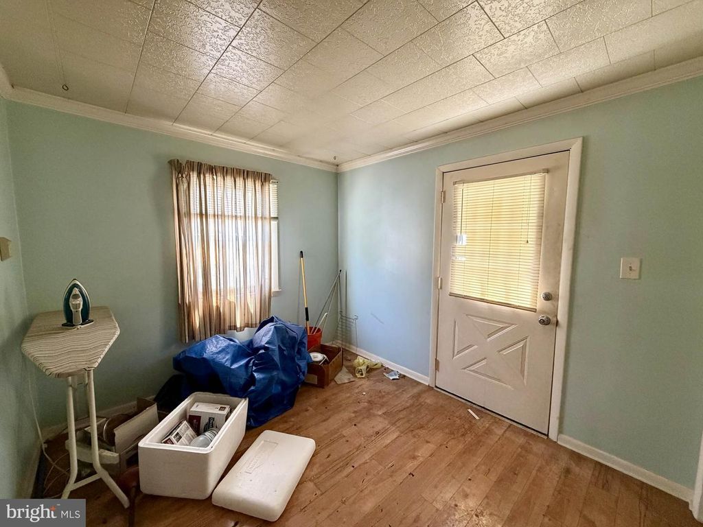 Image 4 of property listing at 21 HONEYCOMB RD, Baltimore, MD 21220