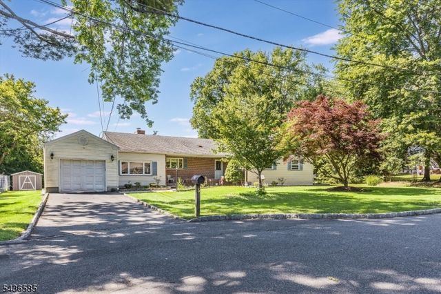 5 Pinewood Ter, Fairfield Twp., NJ 07004