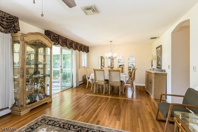 5 Pinewood Ter, Fairfield Twp., NJ 07004