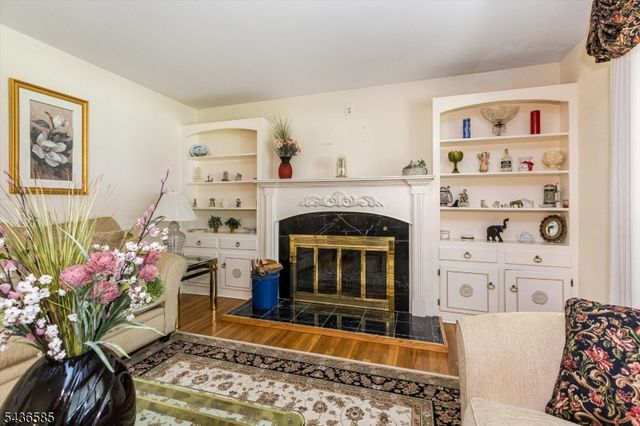 5 Pinewood Ter, Fairfield Twp., NJ 07004