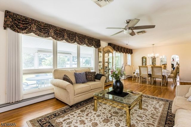 5 Pinewood Ter, Fairfield Twp., NJ 07004