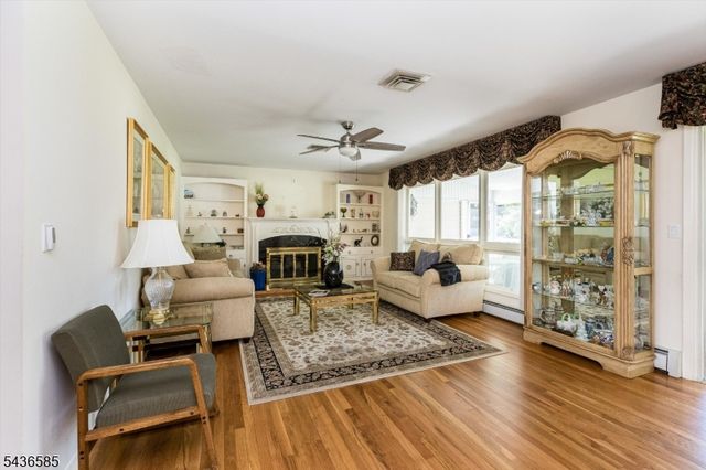 5 Pinewood Ter, Fairfield Twp., NJ 07004