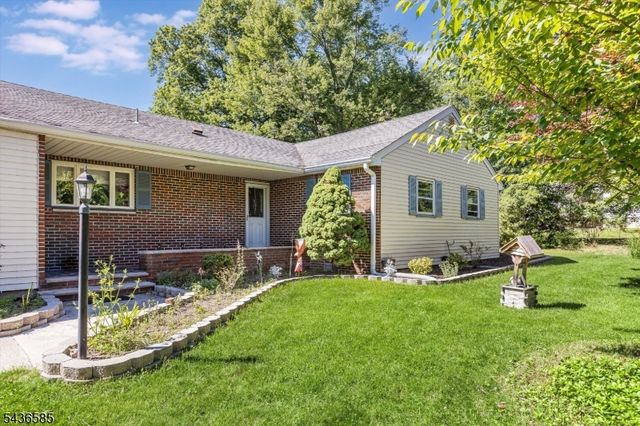 5 Pinewood Ter, Fairfield Twp., NJ 07004