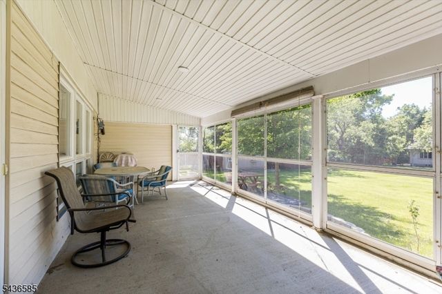 5 Pinewood Ter, Fairfield Twp., NJ 07004