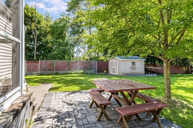5 Pinewood Ter, Fairfield Twp., NJ 07004
