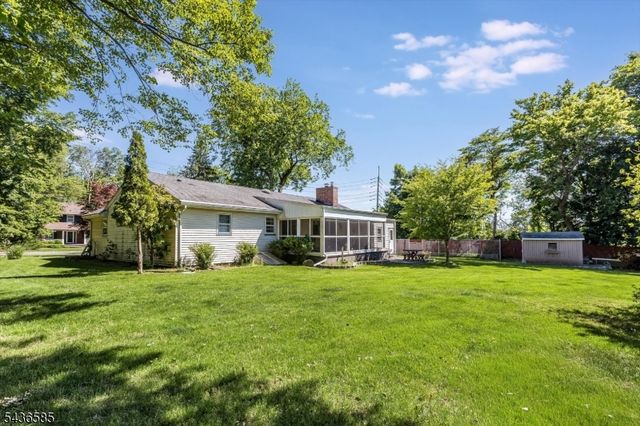 5 Pinewood Ter, Fairfield Twp., NJ 07004