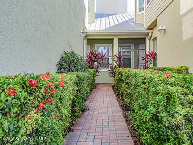 1835 Bridgepointe Circle 18, Vero Beach, FL 32967