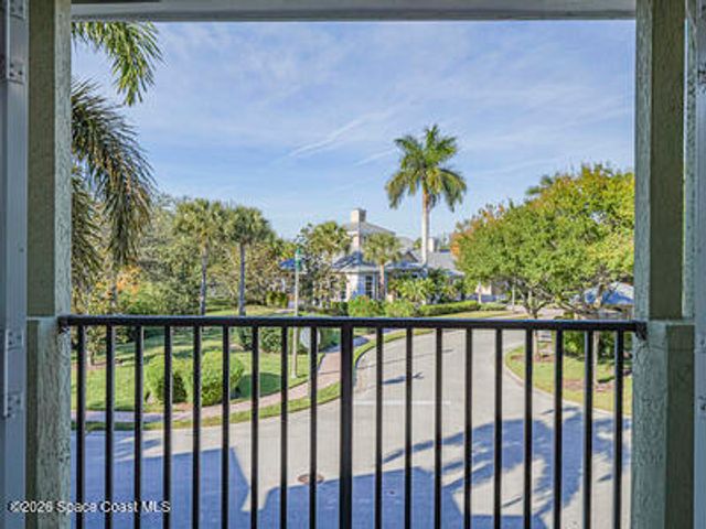 1835 Bridgepointe Circle 18, Vero Beach, FL 32967