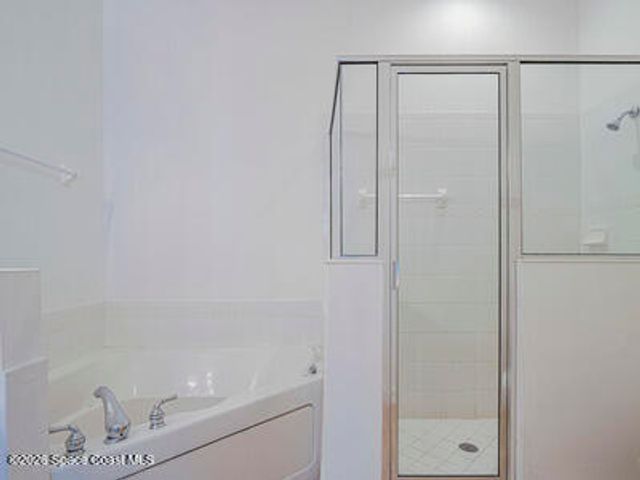 1835 Bridgepointe Circle 18, Vero Beach, FL 32967