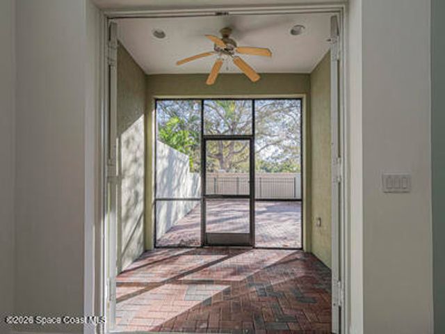 1835 Bridgepointe Circle 18, Vero Beach, FL 32967