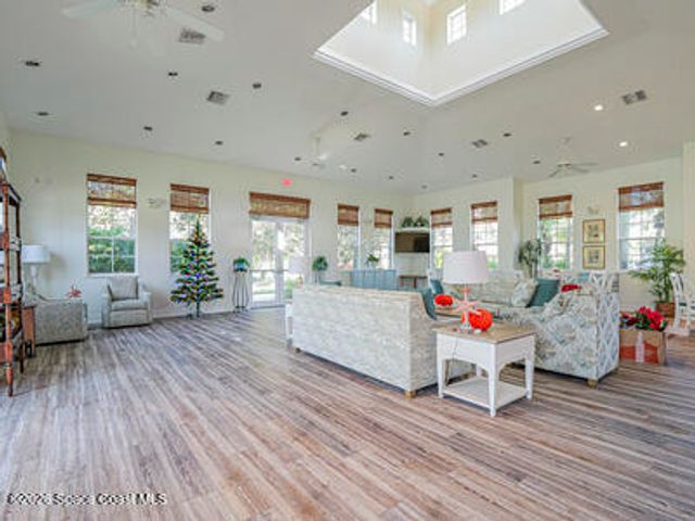 1835 Bridgepointe Circle 18, Vero Beach, FL 32967