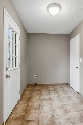 1324 S Estate Avenue, Springfield, MO 65804