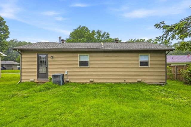 1324 S Estate Avenue, Springfield, MO 65804