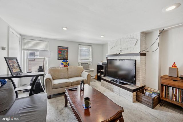 1343 E HEWSON ST, Philadelphia, PA 19125