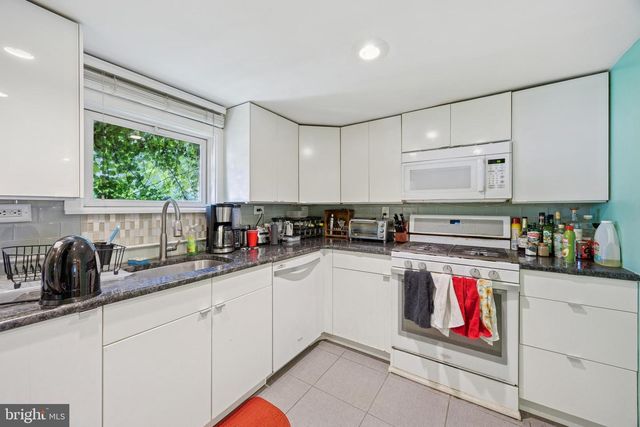 1343 E HEWSON ST, Philadelphia, PA 19125