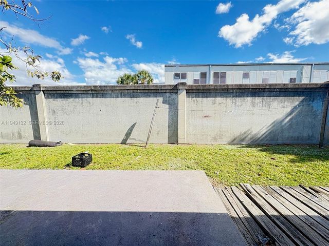 3960 NW 30th Ter 4, Lauderdale Lakes, FL 33309