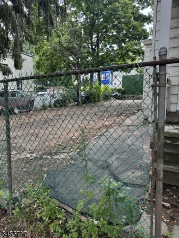 36 Sunset Ave, Newark City, NJ 07106 — photo 4