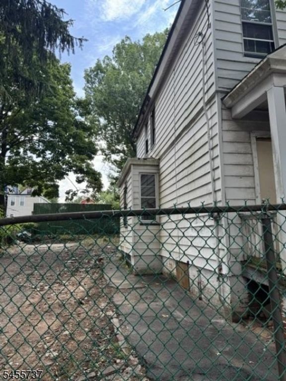 36 Sunset Ave, Newark City, NJ 07106 — photo 5