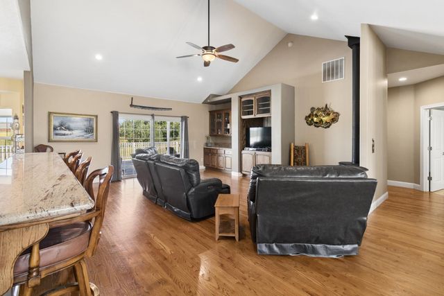 6554 Usher Dr, Valley Springs, CA 95252