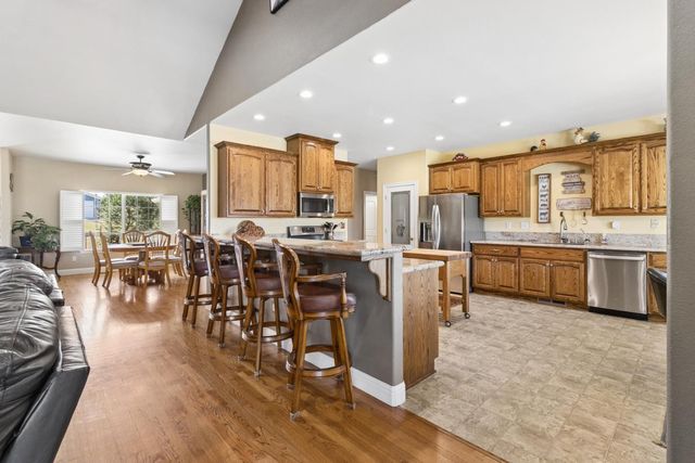 6554 Usher Dr, Valley Springs, CA 95252