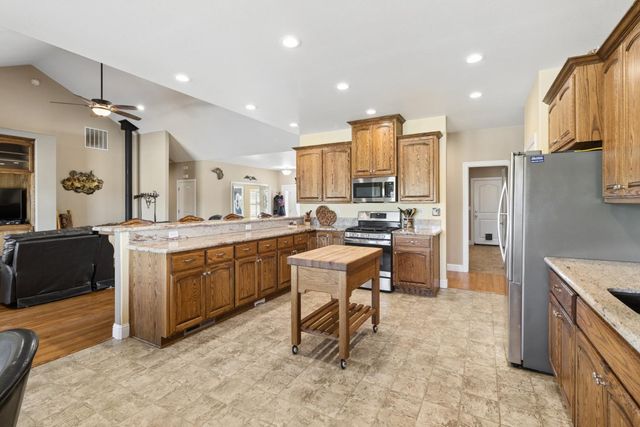 6554 Usher Dr, Valley Springs, CA 95252