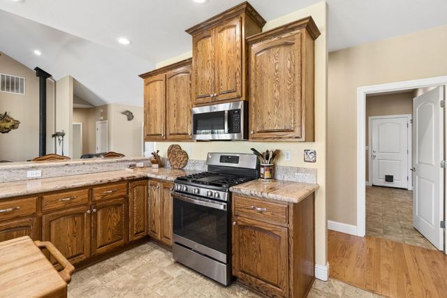 6554 Usher Dr, Valley Springs, CA 95252