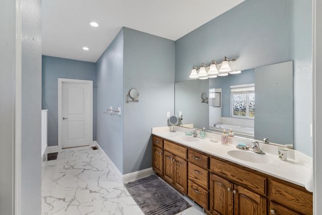 6554 Usher Dr, Valley Springs, CA 95252