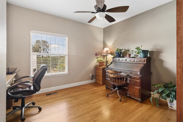 6554 Usher Dr, Valley Springs, CA 95252