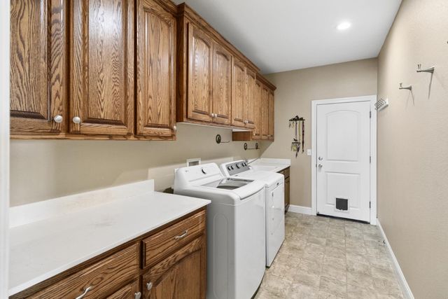 6554 Usher Dr, Valley Springs, CA 95252