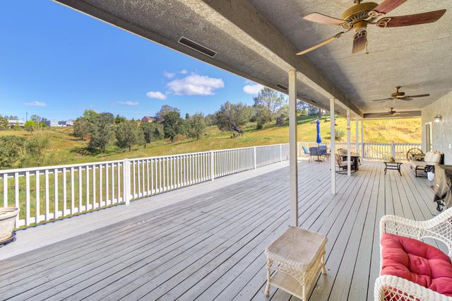 6554 Usher Dr, Valley Springs, CA 95252
