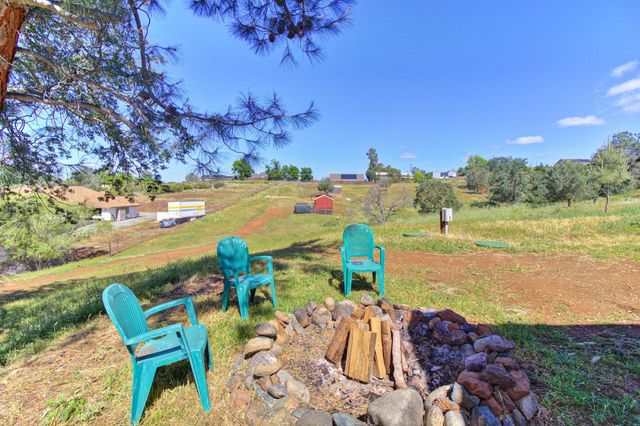 6554 Usher Dr, Valley Springs, CA 95252