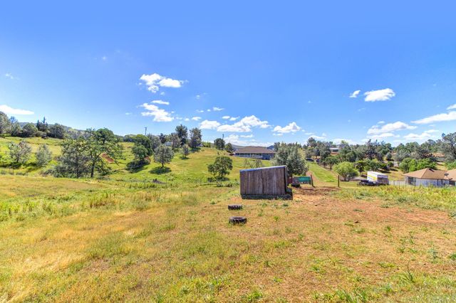 6554 Usher Dr, Valley Springs, CA 95252