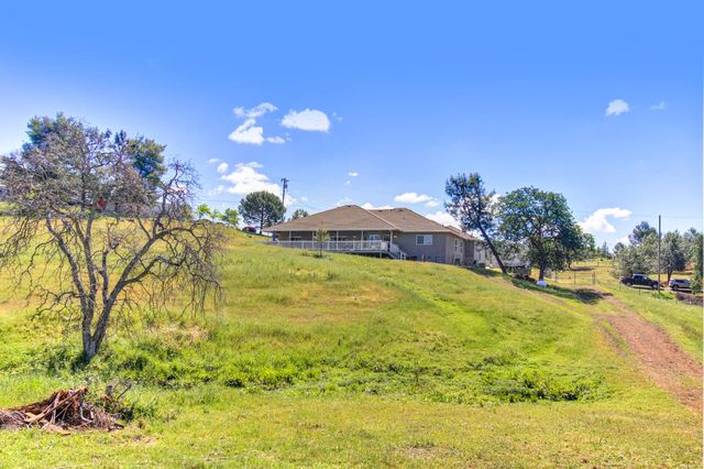 6554 Usher Dr, Valley Springs, CA 95252