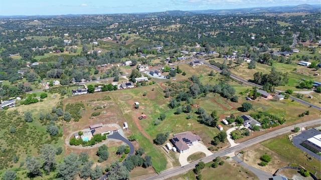 6554 Usher Dr, Valley Springs, CA 95252